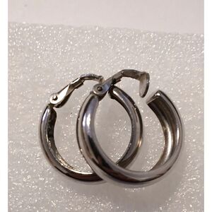 Napier Silver Tone Hoop Earrings Hinged Clip Closure Vintage Classic 1"